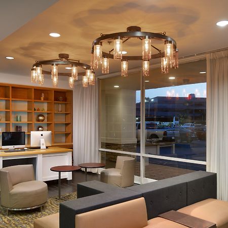 Holiday Inn Clark - Newark By Ihg Exterior photo