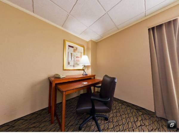 Holiday Inn Clark - Newark By Ihg Exterior photo