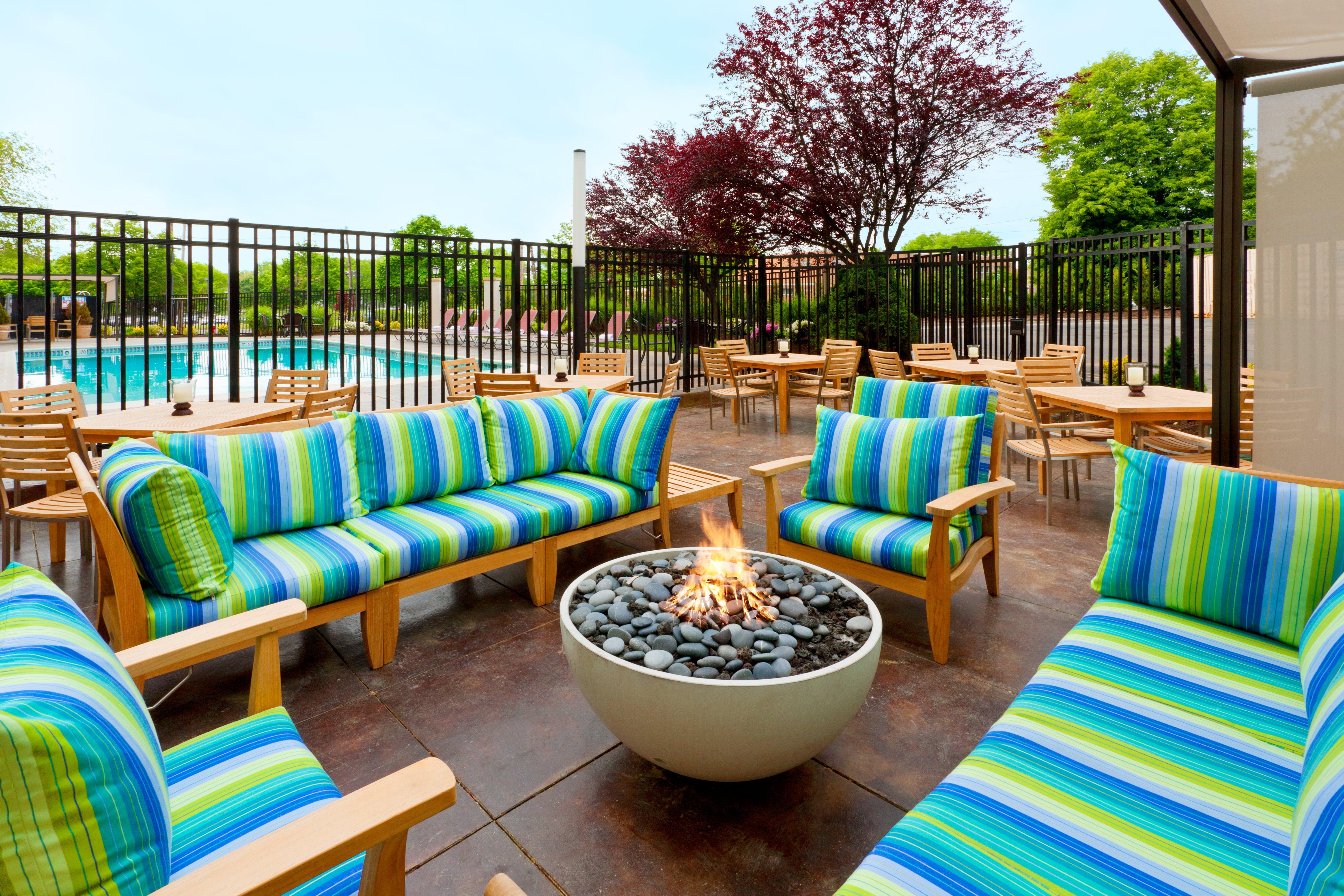 Holiday Inn Clark - Newark By Ihg Exterior photo