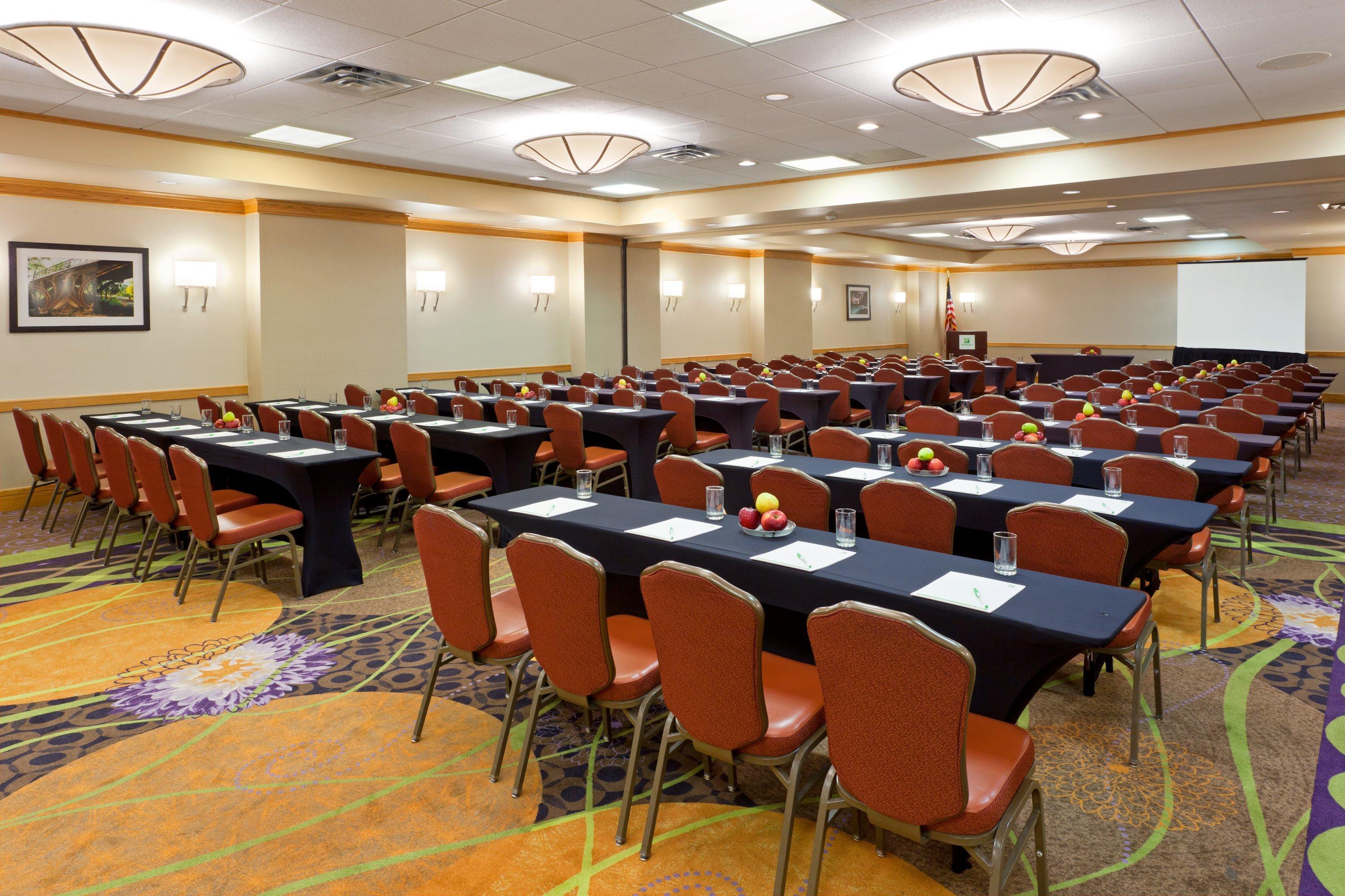 Holiday Inn Clark - Newark By Ihg Exterior photo