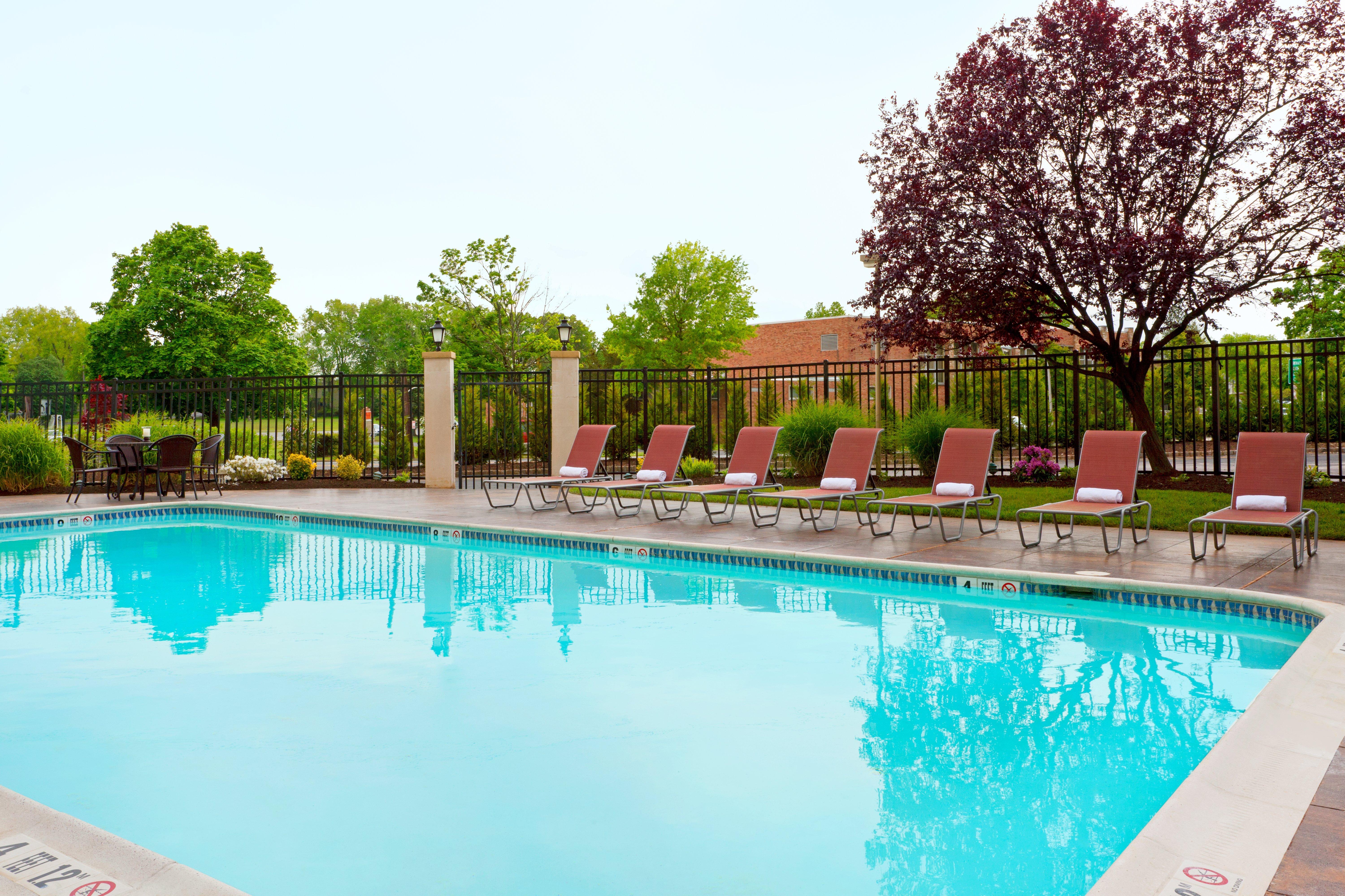 Holiday Inn Clark - Newark By Ihg Exterior photo