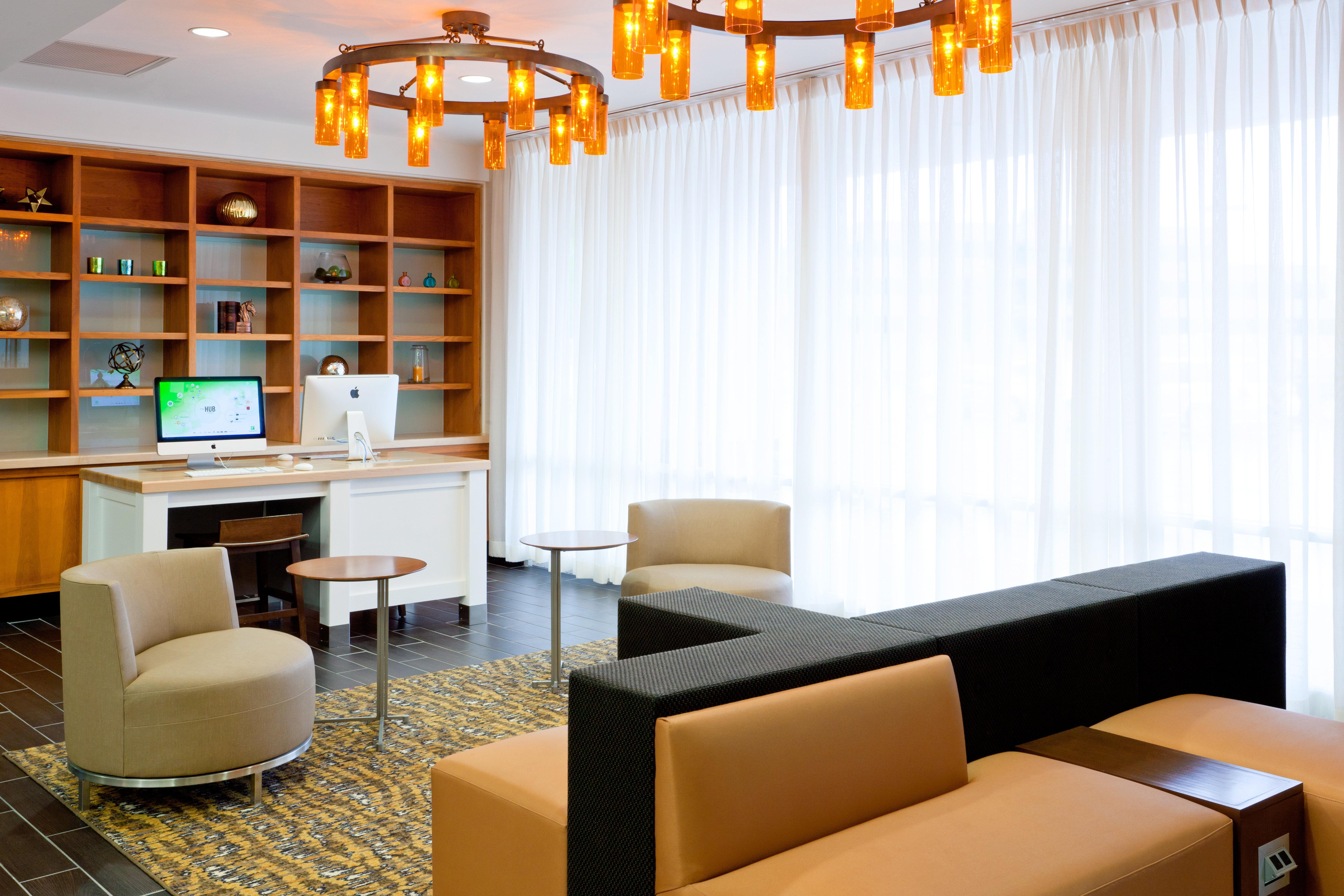 Holiday Inn Clark - Newark By Ihg Exterior photo